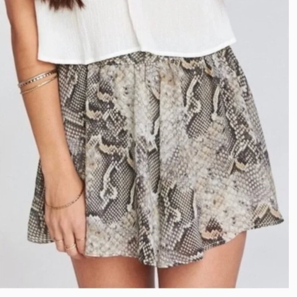 Show me your mumu snake skin Flowy short